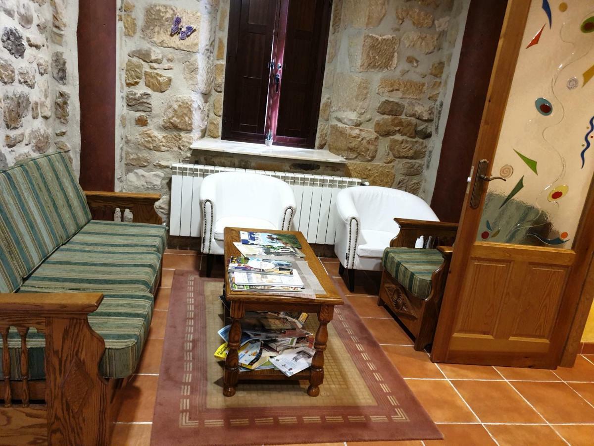 El Cuartelillo Viejo Guest House Polientes Екстериор снимка